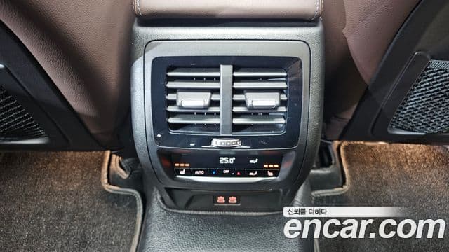 BMW X4 2021 — ფოტო 18/20