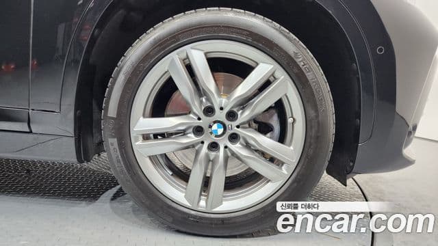 BMW X1 2022 — ფოტო 5/20