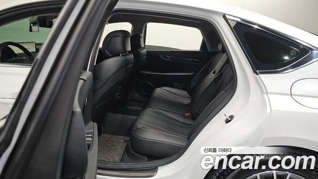 Genesis Electrified G80 2022 — Şəkil 11/20