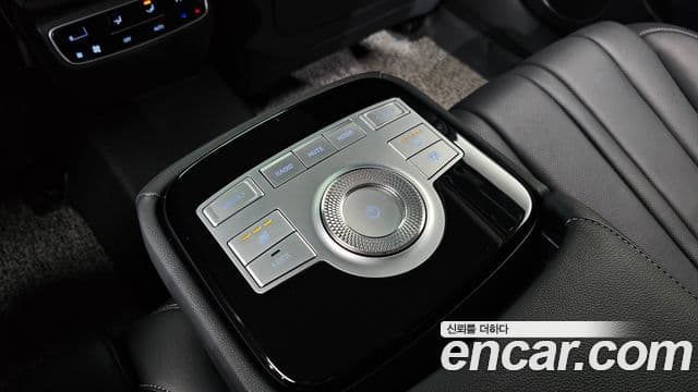 Genesis Electrified G80 2022 — Şəkil 19/20
