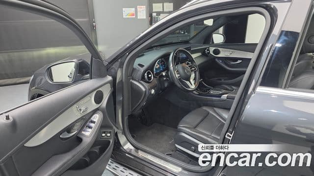 Mercedes-Benz GLC-Class 2021 — Şəkil 10/20