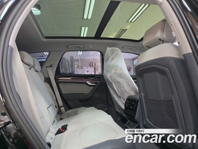 Volkswagen Touareg 2025 — ფოტო 12/20