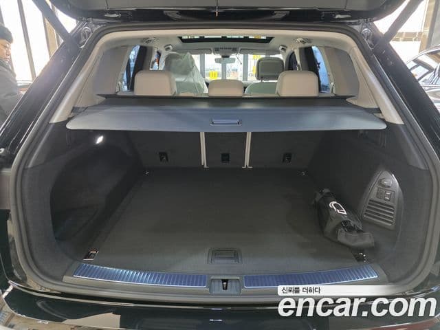 Volkswagen Touareg 2025 — ფოტო 13/20