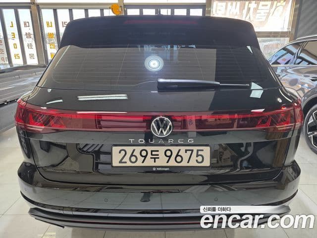 Volkswagen Touareg 2025 — ფოტო 17/20