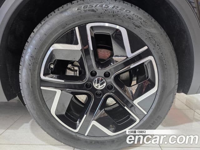 Volkswagen Touareg 2025 — ფოტო 18/20