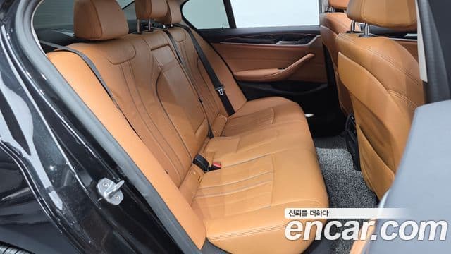 BMW 5 Series 2020 — Фото 12/20