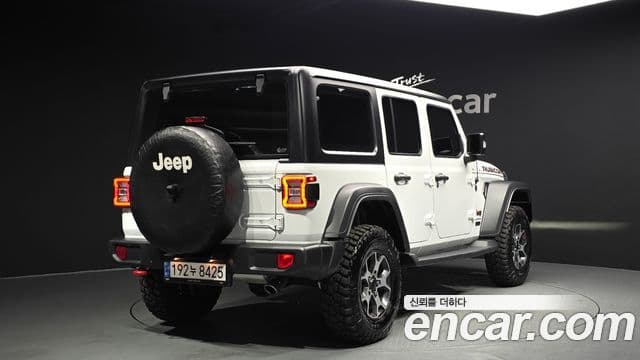 Jeep Wrangler 2023 — Фото 2/20
