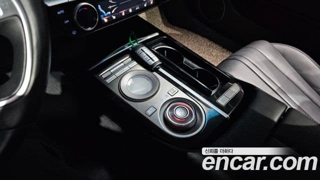 Genesis Electrified G80 2021 — Şəkil 9/20