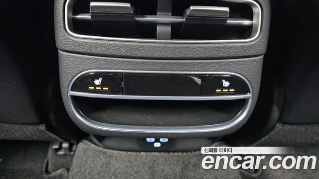 Genesis GV70 2021 — ფოტო 18/20