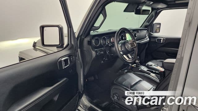 Jeep Wrangler 2022 — Şəkil 10/20