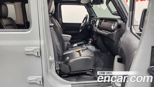 Jeep Wrangler 2022 — Şəkil 11/20