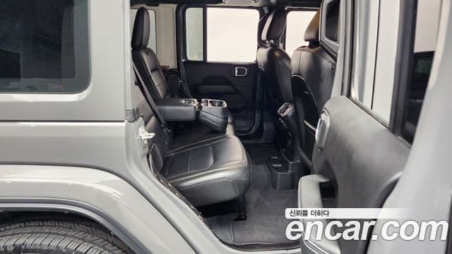 Jeep Wrangler 2022 — Şəkil 12/20