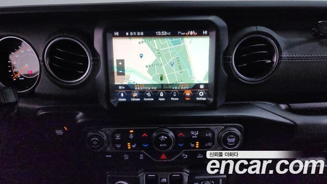 Jeep Wrangler 2022 — Şəkil 15/20