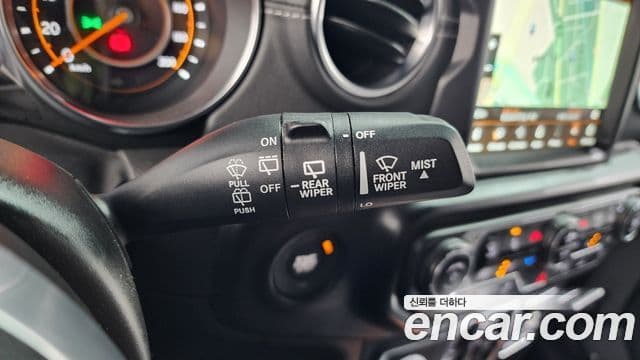 Jeep Wrangler 2022 — Şəkil 18/20