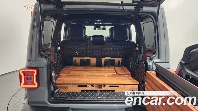 Jeep Wrangler 2022 — Şəkil 20/20