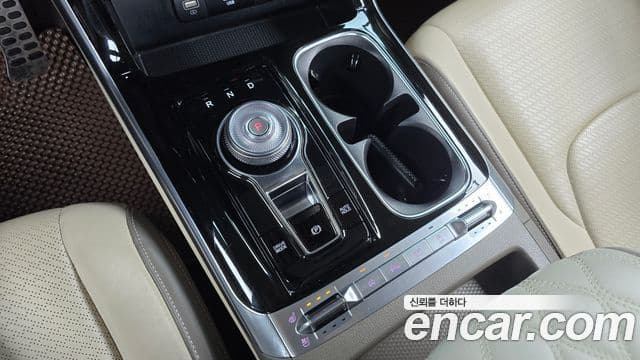 Kia Carnival 2023 — Şəkil 9/20