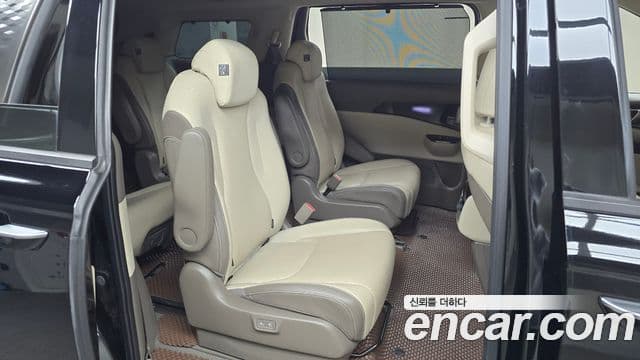 Kia Carnival 2023 — Şəkil 12/20