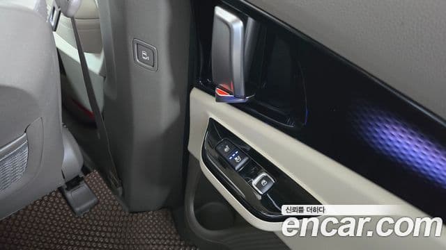 Kia Carnival 2023 — Şəkil 19/20
