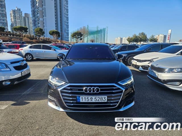 Audi A8 2021 — ფოტო 10/15