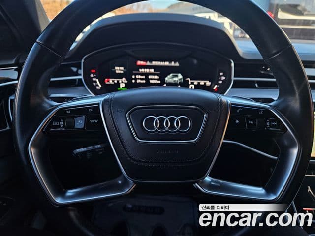 Audi A8 2021 — ფოტო 7/15