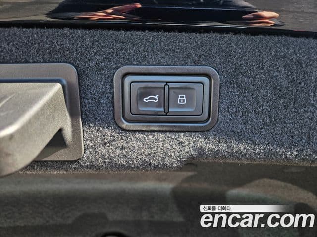 Audi A8 2021 — ფოტო 15/15