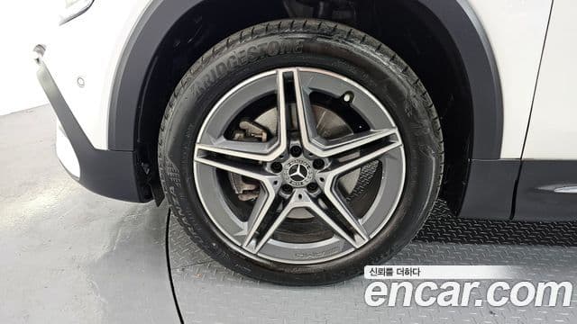 Mercedes-Benz GLB-Class 2021 — Şəkil 5/20