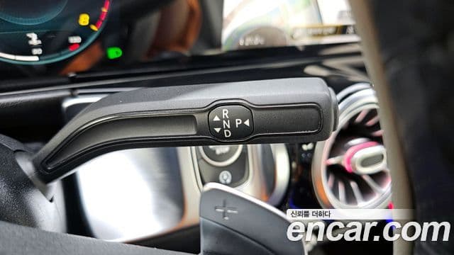 Mercedes-Benz GLB-Class 2021 — Şəkil 9/20