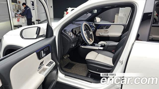 Mercedes-Benz GLB-Class 2021 — Şəkil 10/20
