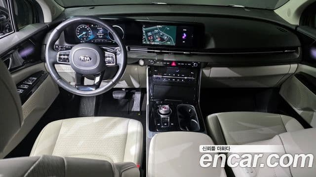 Kia Carnival 2021 — ფოტო 7/20