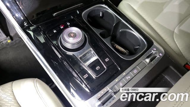 Kia Carnival 2021 — ფოტო 9/20