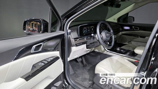 Kia Carnival 2021 — ფოტო 10/20