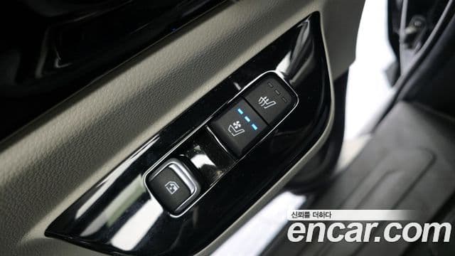 Kia Carnival 2021 — Şəkil 18/20