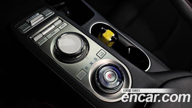 Genesis GV70 2023 — Photo 13/20