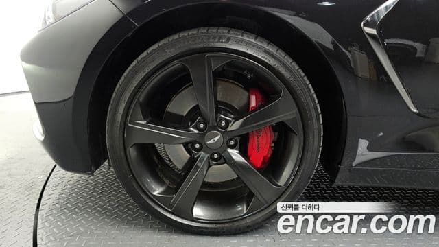 Genesis G70 2019 — ფოტო 8/20