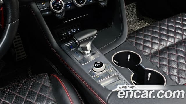 Genesis G70 2019 — ფოტო 17/20