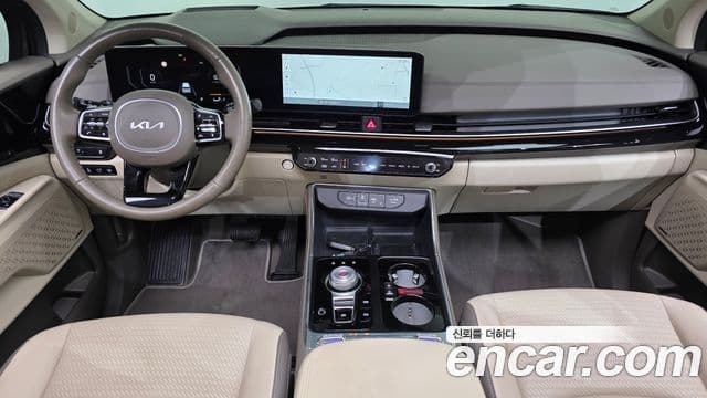 Kia Carnival 2023 — ფოტო 7/20