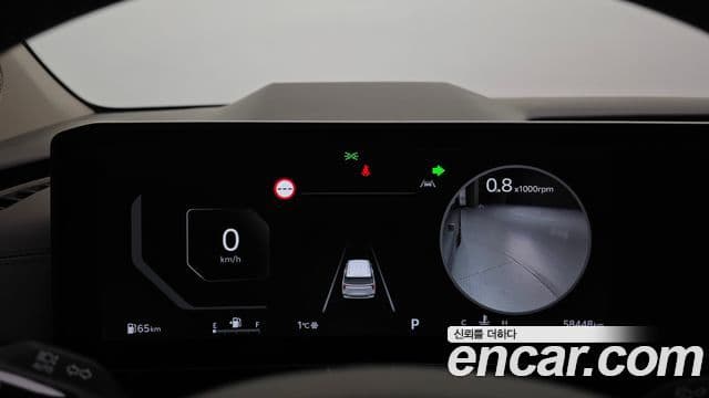 Kia Carnival 2023 — ფოტო 8/20