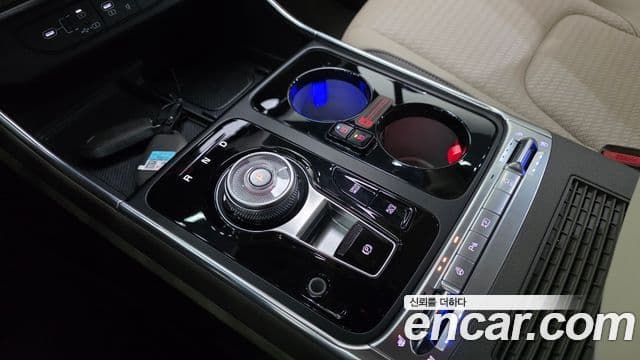 Kia Carnival 2023 — ფოტო 9/20