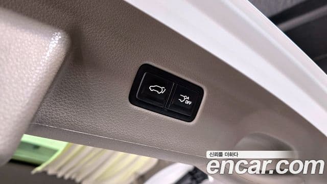 Kia Carnival 2021 — Şəkil 18/20