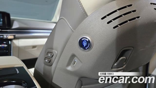 Kia Carnival 2021 — Şəkil 19/20