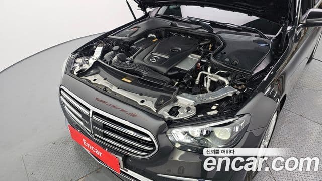 Mercedes-Benz E-Class 2020 — ფოტო 6/20