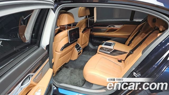 BMW 7 Series 2019 — ფოტო 13/20