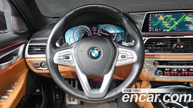 BMW 7 Series 2019 — ფოტო 18/20