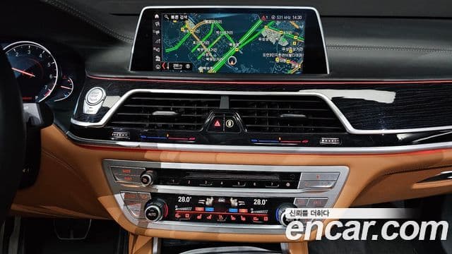 BMW 7 Series 2019 — ფოტო 2/20