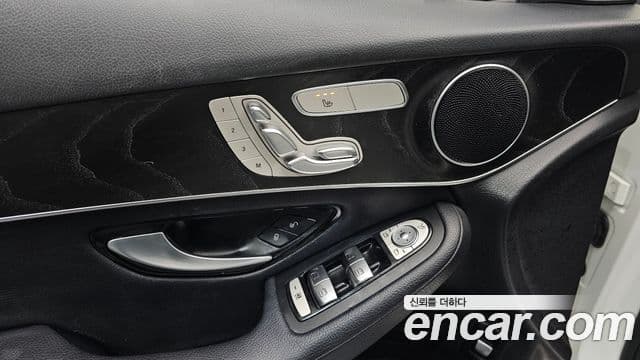 Mercedes-Benz GLC-Class 2019 — Фото 16/20
