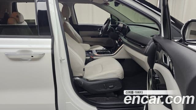 Kia Carnival 2022 — ფოტო 11/20
