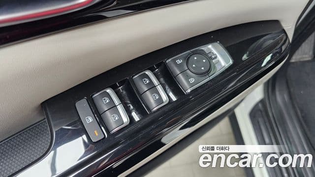 Kia Carnival 2022 — ფოტო 14/20