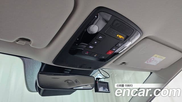 Kia Carnival 2022 — ფოტო 18/20