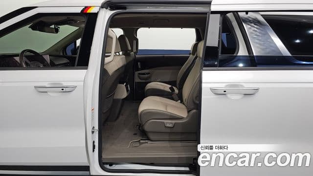 Kia Carnival 2020 — Фото 11/20