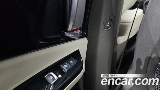 Kia Carnival 2020 — Фото 19/20